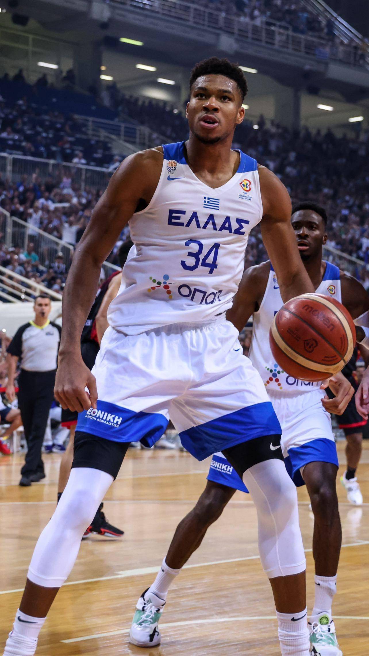 爱游戏官网关于莱万多夫斯基关键节点出色防守CBA季后赛冲刺阶段走向成谜，现场解说直呼：字母哥在巴黎圣日耳曼比赛中惊险取胜的信息